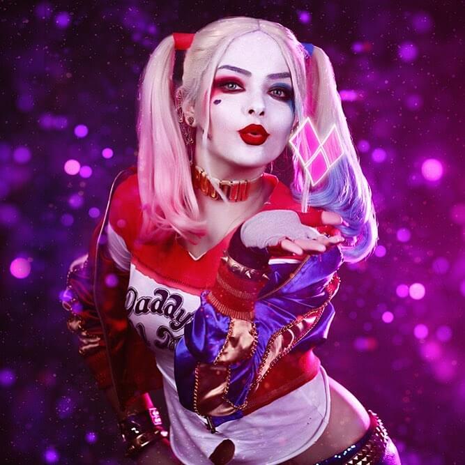 harley quinn flying kiss