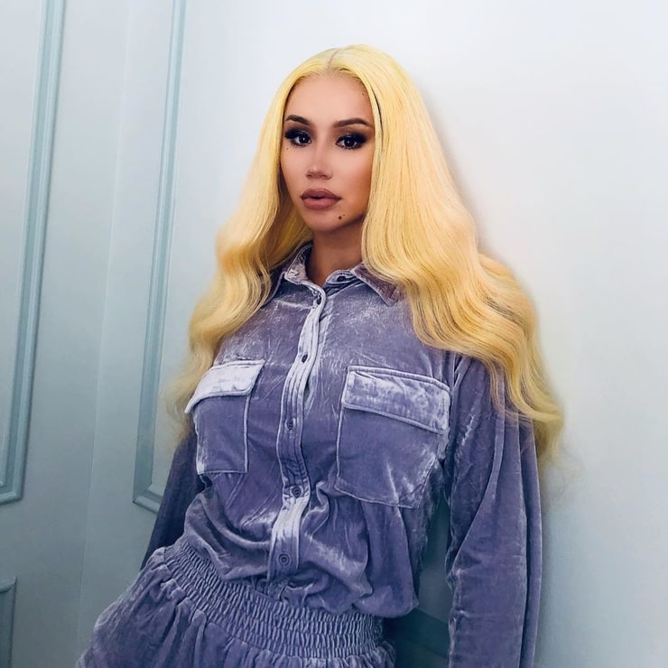 70+ Hot Pictures of Iggy Azalea’s Beautiful Butt Will Drive You Nuts For Her 25