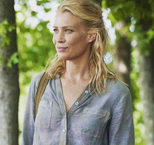 50 Sexy and Hot Laurie Holden Pictures – Bikini, Ass, Boobs 14