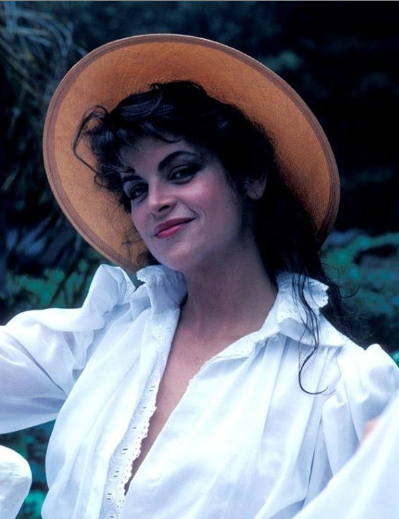 42 Sexy and Hot Kirstie Alley Pictures – Bikini, Ass, Boobs 24