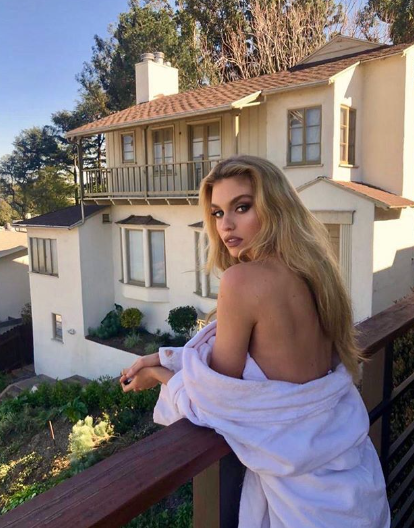 60 Sexy and Hot Stella Maxwell Pictures – Bikini, Ass, Boobs 44