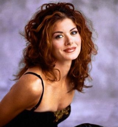 42 Sexy and Hot Debra Messing Pictures – Bikini, Ass, Boobs 36