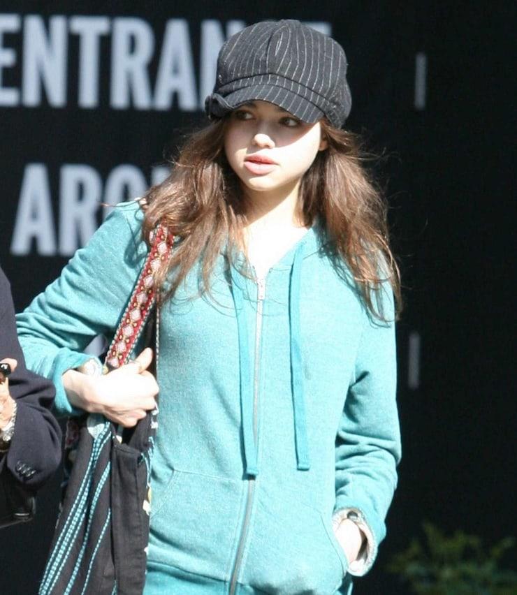 60+ Hot Pictures Of India Eisley Which Will Make You Crazy 94