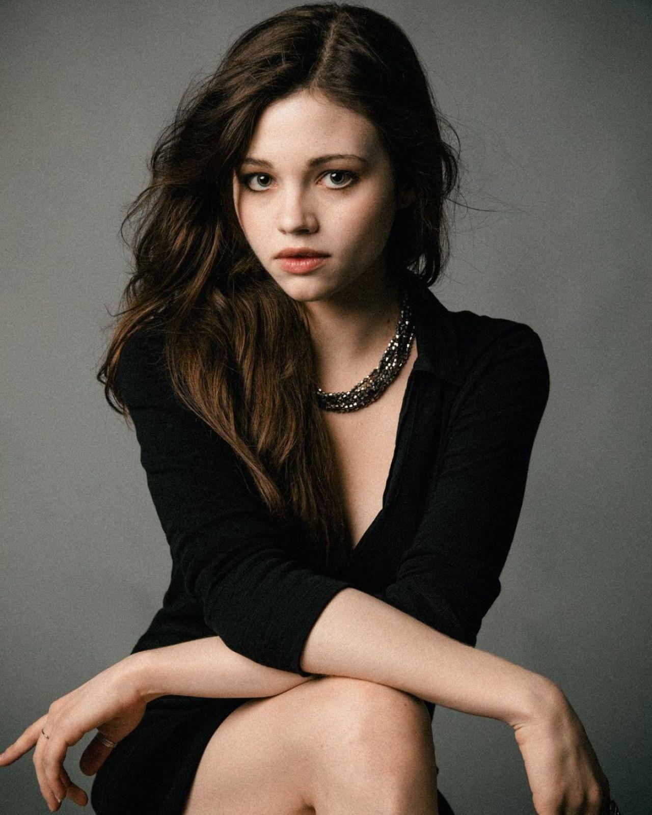 60+ Hot Pictures Of India Eisley Which Will Make You Crazy 2