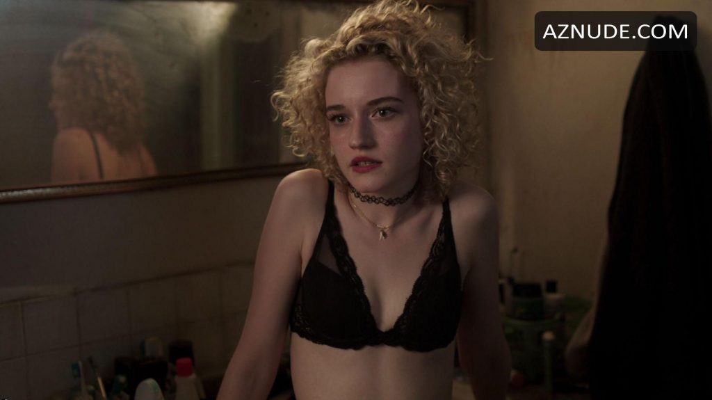 44 Sexy and Hot Julia Garner Pictures – Bikini, Ass, Boobs 4