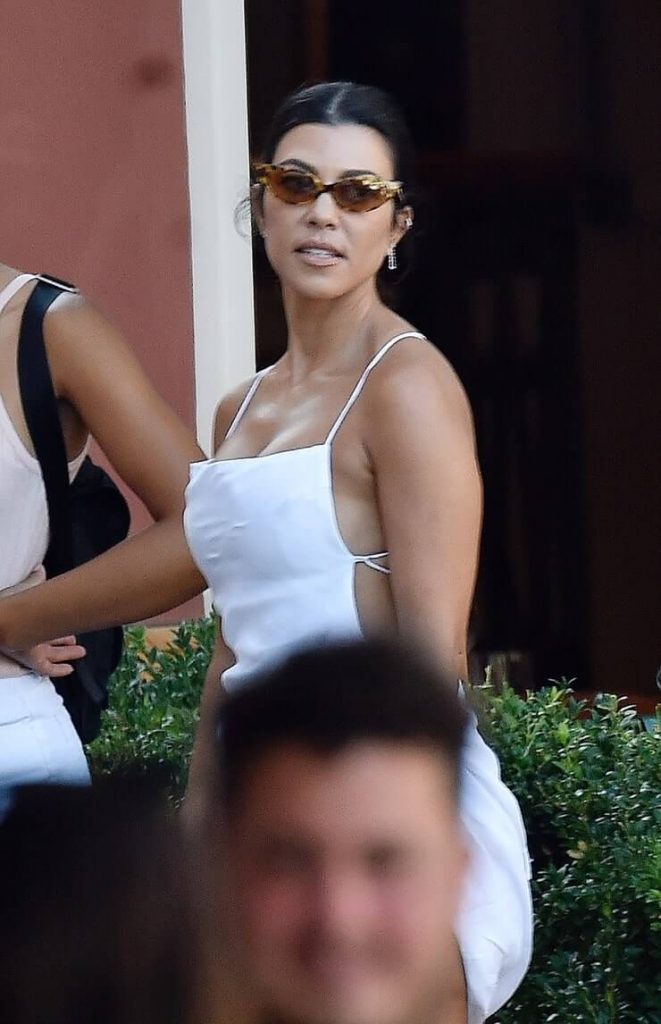 49 kourtney kardashian Nude Pictures Will Make You Slobber Over Her 27