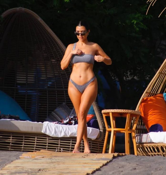 49 kourtney kardashian Nude Pictures Will Make You Slobber Over Her 19