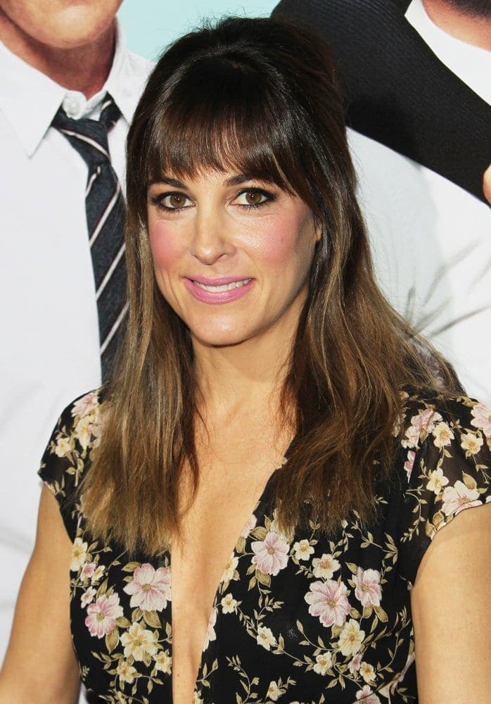 lindsay sloane cleavage pictures