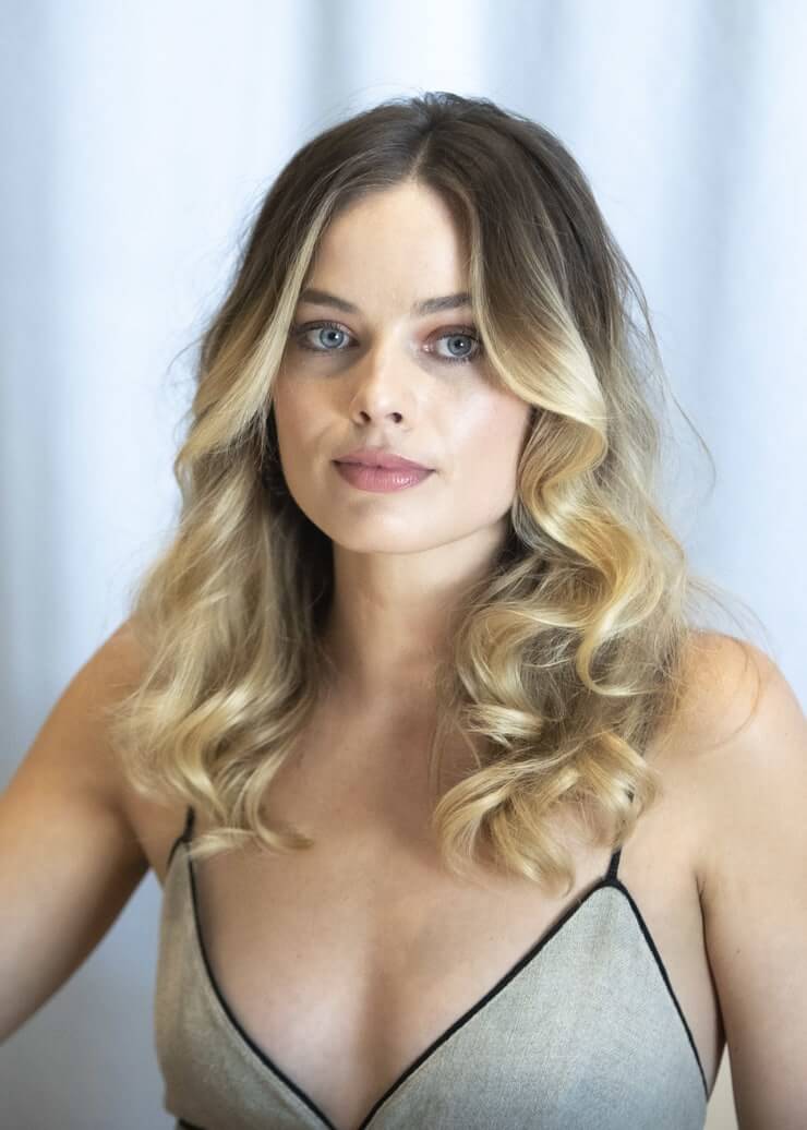 61 Hottest Margot Robbie’s Cute Ass Pictures Will Make You Breathe-less. 5