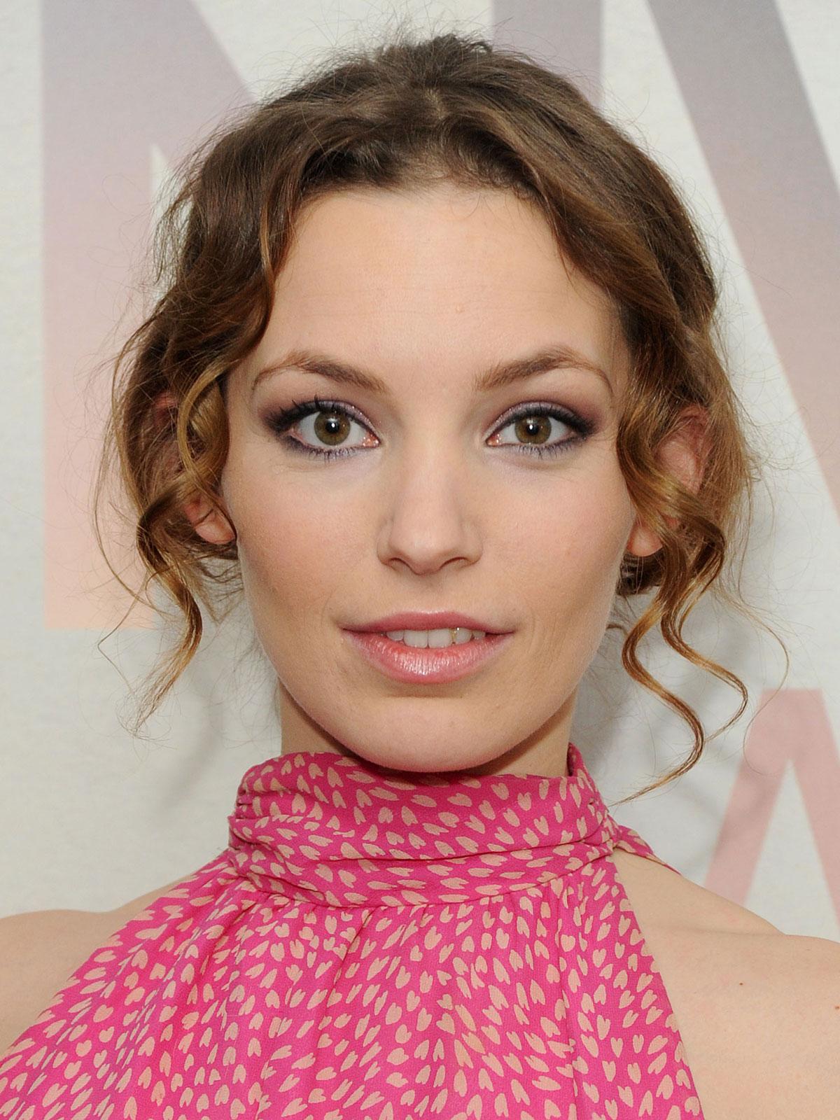 70+ Hot Pictures of Perdita Weeks Is Like A Slice Of Heaven Of Earth 20
