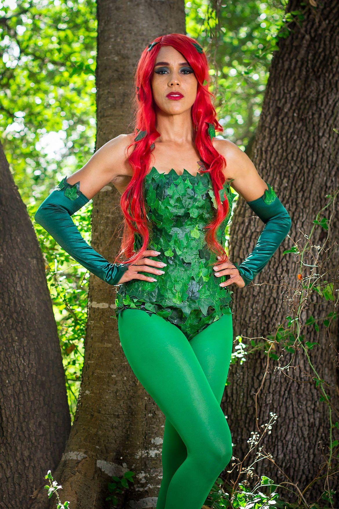 50+ Hot Pictures Of Poison Ivy – One Of The Most Beautiful Batman’s Villain 12