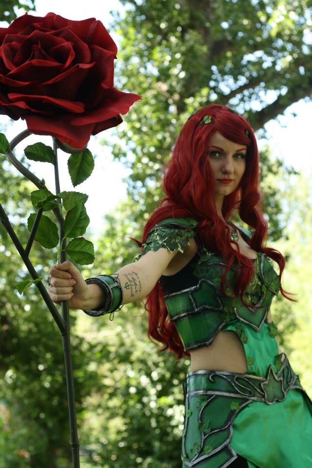 50+ Hot Pictures Of Poison Ivy – One Of The Most Beautiful Batman’s Villain 4