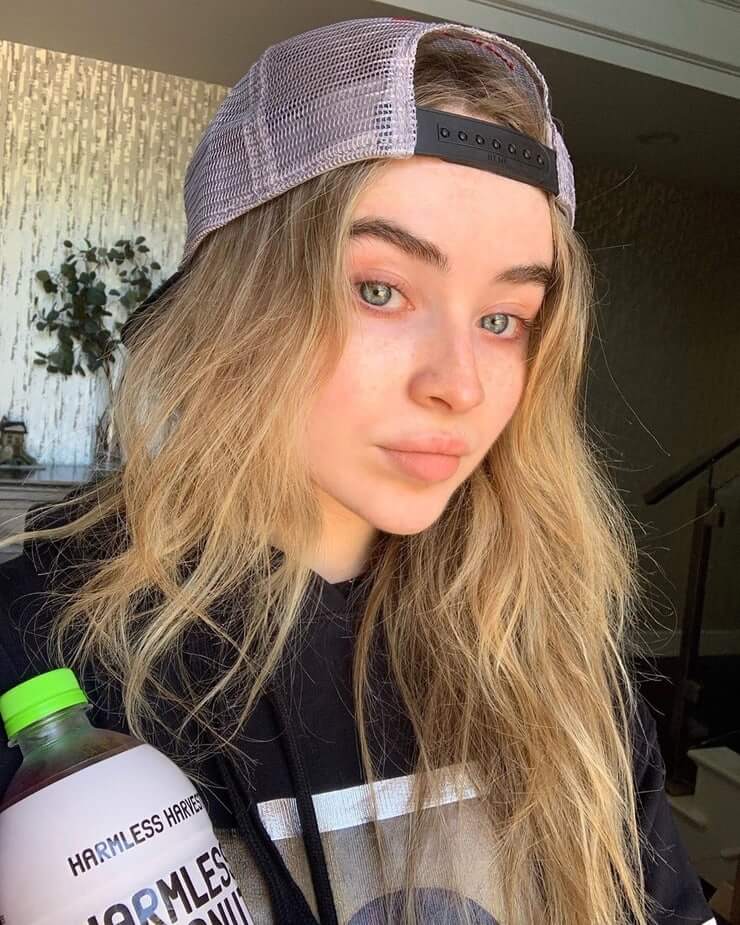 61 Hottest Sabrina Carpenter Big Butt Pictures Will Make You Want To Jump Into Bed With Her 42