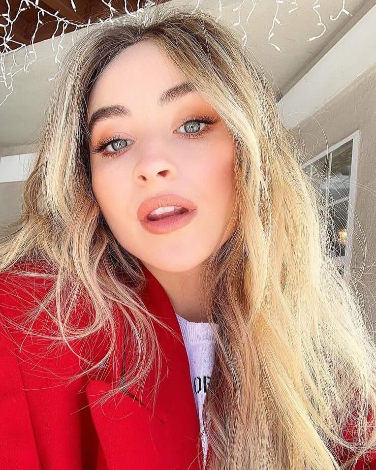 61 Hottest Sabrina Carpenter Big Butt Pictures Will Make You Want To Jump Into Bed With Her 33