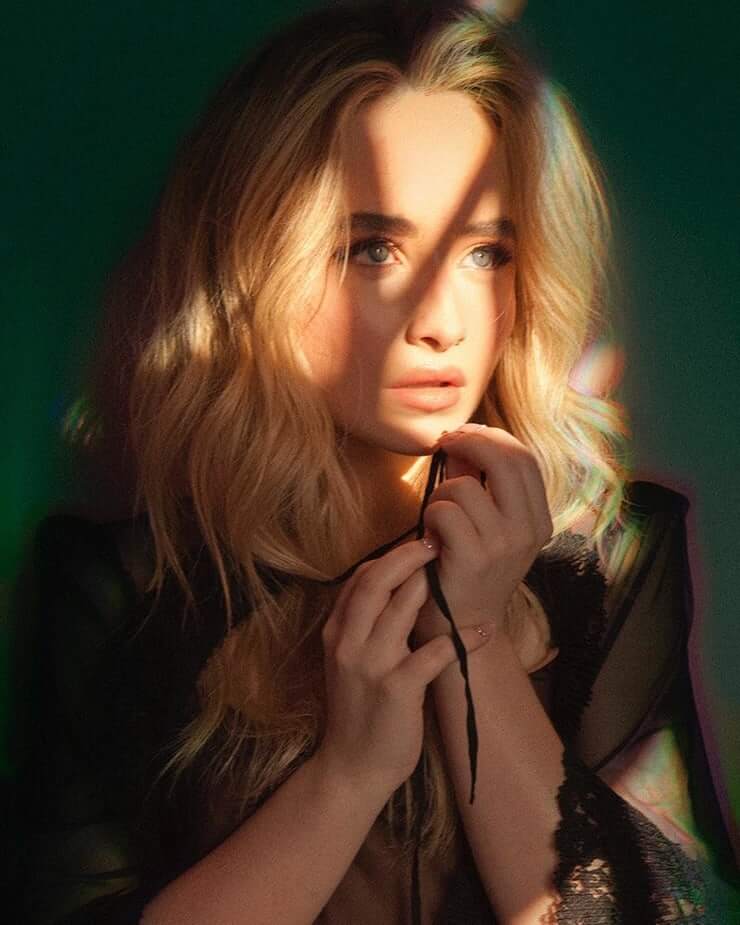 61 Hottest Sabrina Carpenter Big Butt Pictures Will Make You Want To Jump Into Bed With Her 186