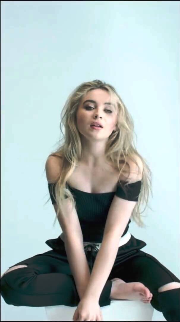 61 Hottest Sabrina Carpenter Big Butt Pictures Will Make You Want To Jump Into Bed With Her 175