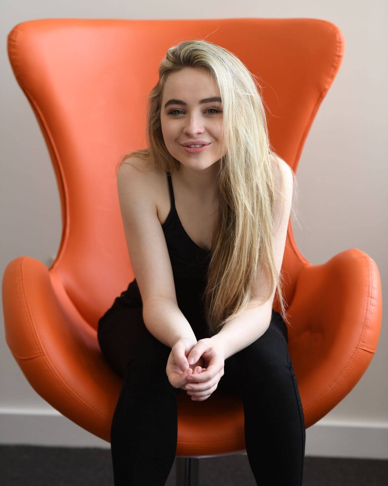 61 Hottest Sabrina Carpenter Big Butt Pictures Will Make You Want To Jump Into Bed With Her 174