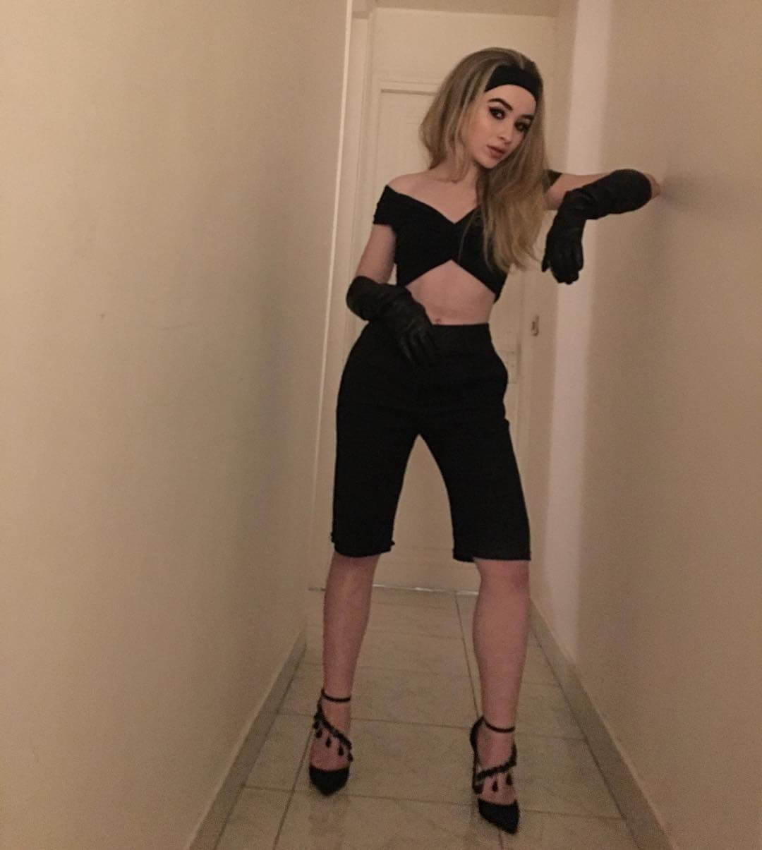 61 Hottest Sabrina Carpenter Big Butt Pictures Will Make You Want To Jump Into Bed With Her 160
