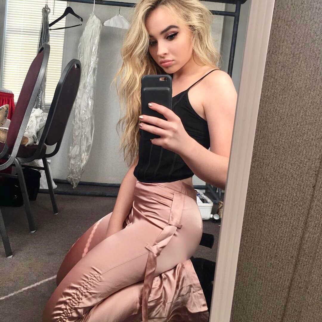 61 Hottest Sabrina Carpenter Big Butt Pictures Will Make You Want To Jump Into Bed With Her 13