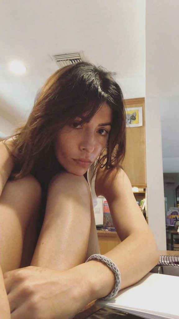 46 Sexy and Hot Sarah Shahi Pictures – Bikini, Ass, Boobs 42