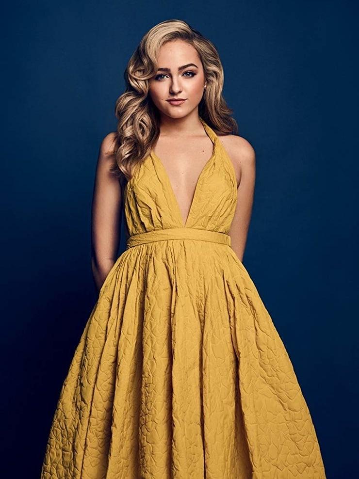 51 Hot Pictures Of Sophie Reynolds That Will Fill Your Heart With Joy A Success 36
