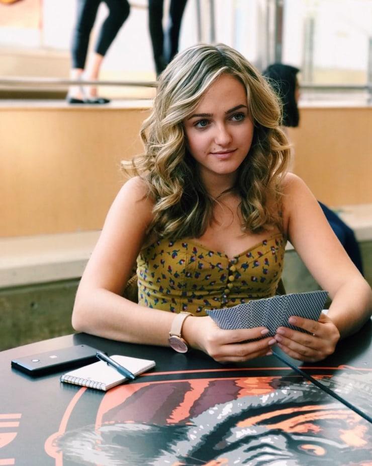 51 Hot Pictures Of Sophie Reynolds That Will Fill Your Heart With Joy A Success 18