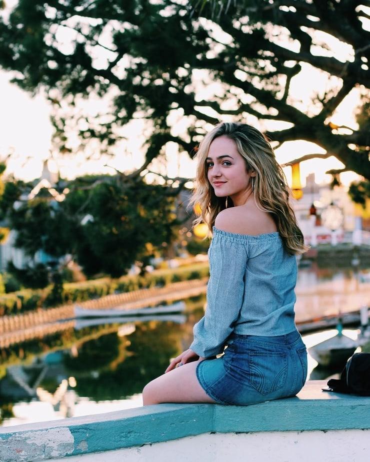 51 Hot Pictures Of Sophie Reynolds That Will Fill Your Heart With Joy A Success 15