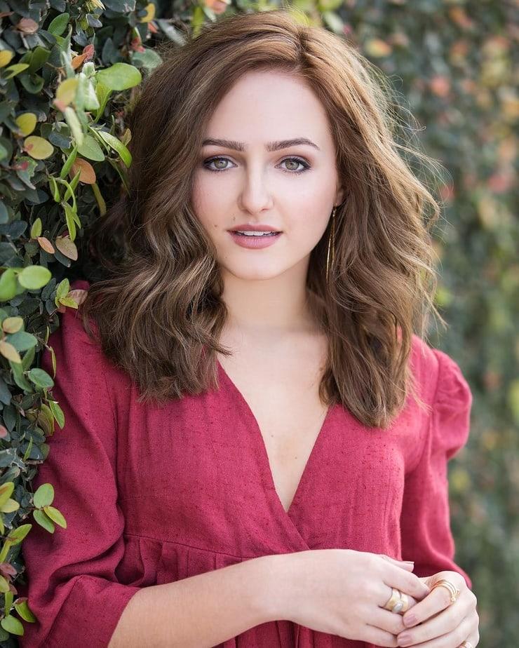 51 Hot Pictures Of Sophie Reynolds That Will Fill Your Heart With Joy A Success 10