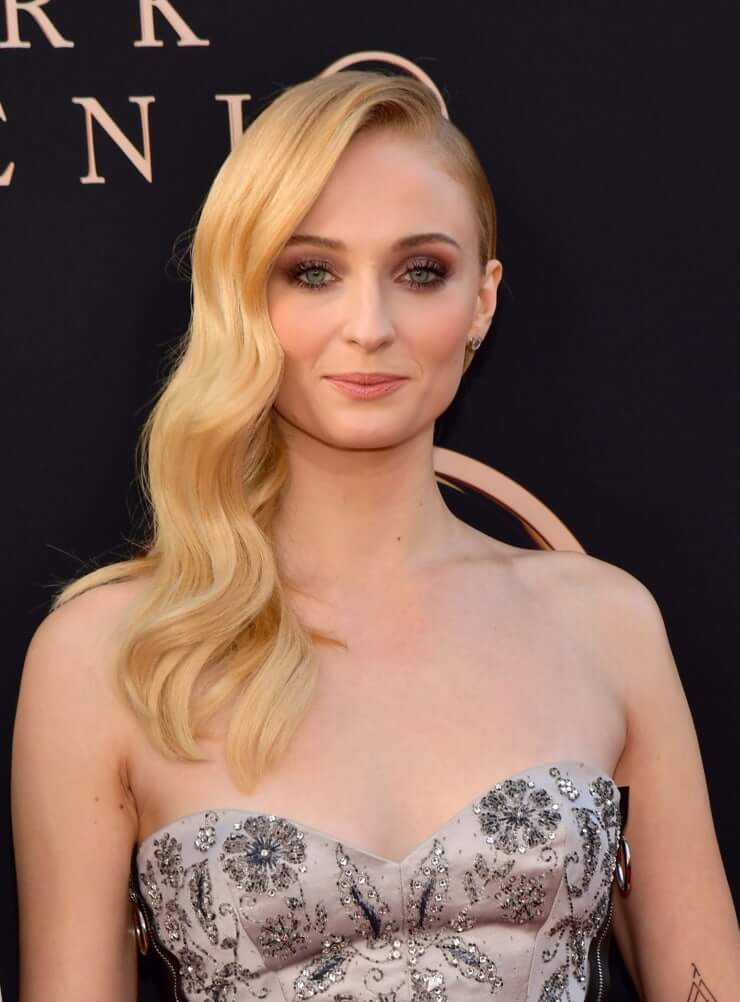 70+ Hot Pictures Of Sophie Turner – Sansa Stark Actress In Game Of Thrones 12