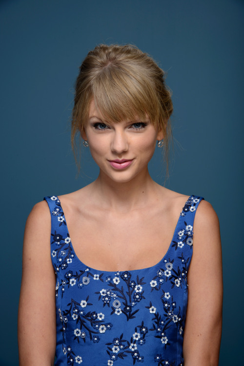 hqcelebritiescom:Taylor Swift 20000 High Quality Pictures
20000... 10