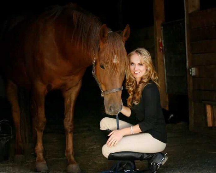 34 Amber Marshall Nude Pictures Make Her A Wondrous Thing 12