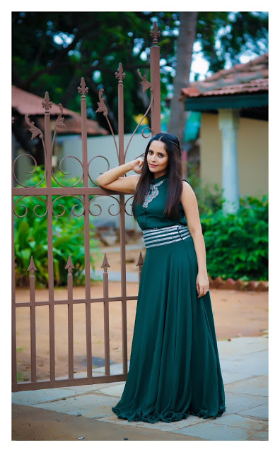 Anasuya Bharadwaj Latest Hot Pics In Green Sleeveless Pics 5