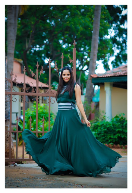 Anasuya Bharadwaj Latest Hot Pics In Green Sleeveless Pics 7