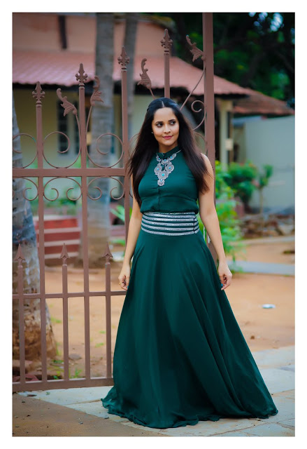 Anasuya Bharadwaj Latest Hot Pics In Green Sleeveless Pics 12