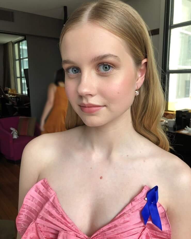 Angourie Rice sexy busty pics