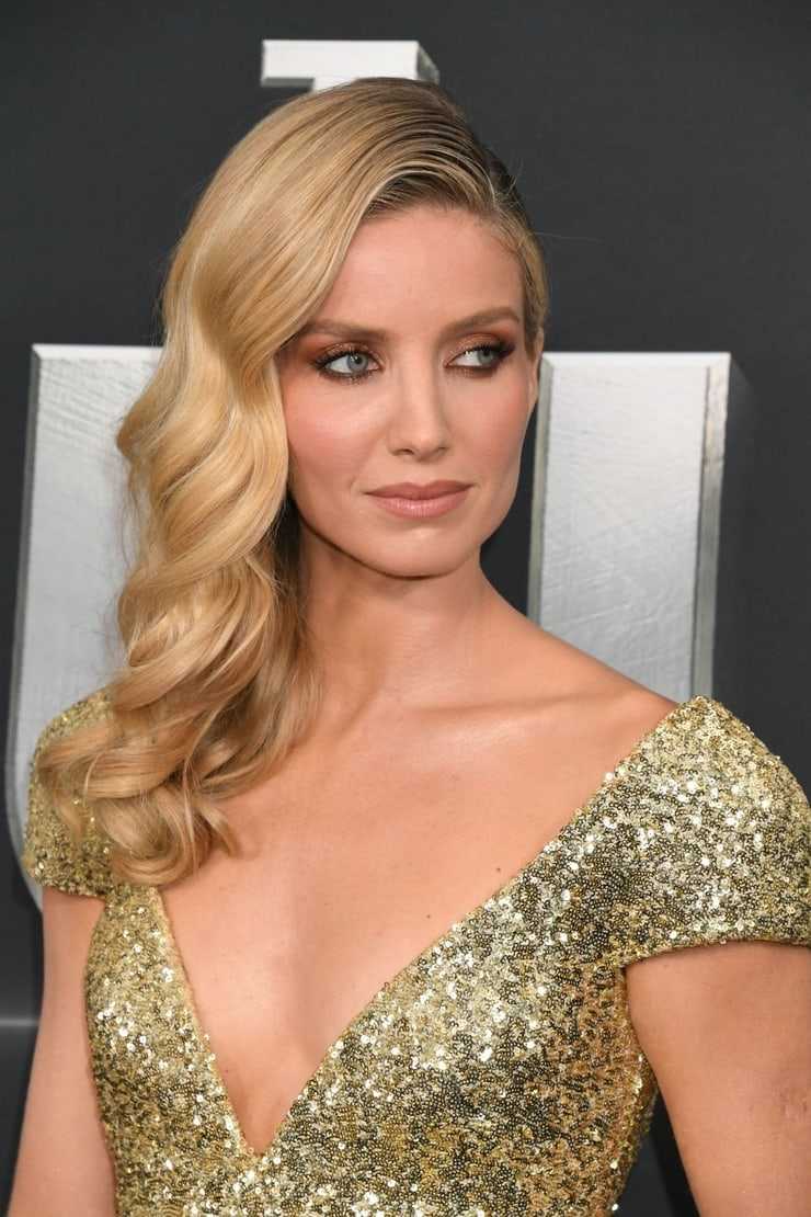 51 Hottest Annabelle Wallis Big Butt Pictures Which Will Make You Feel All Excited And Enticed 58