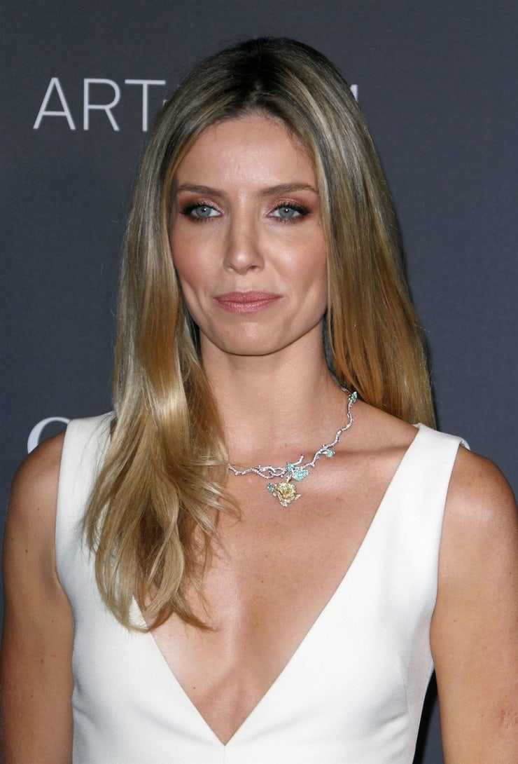 51 Hottest Annabelle Wallis Big Butt Pictures Which Will Make You Feel All Excited And Enticed 185