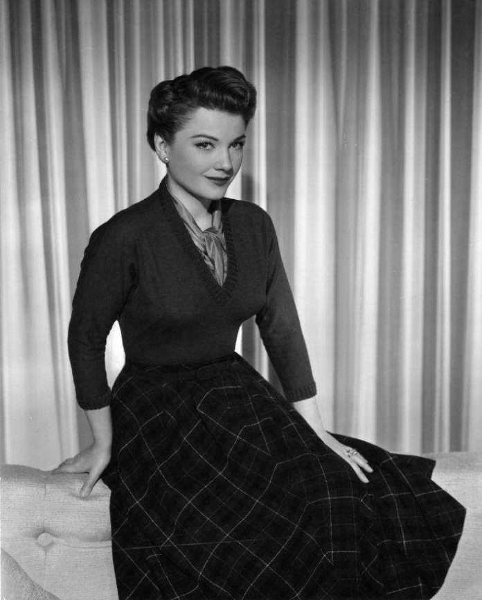49 Anne Baxter Nude Pictures Which Make Her A Work Of Art 8