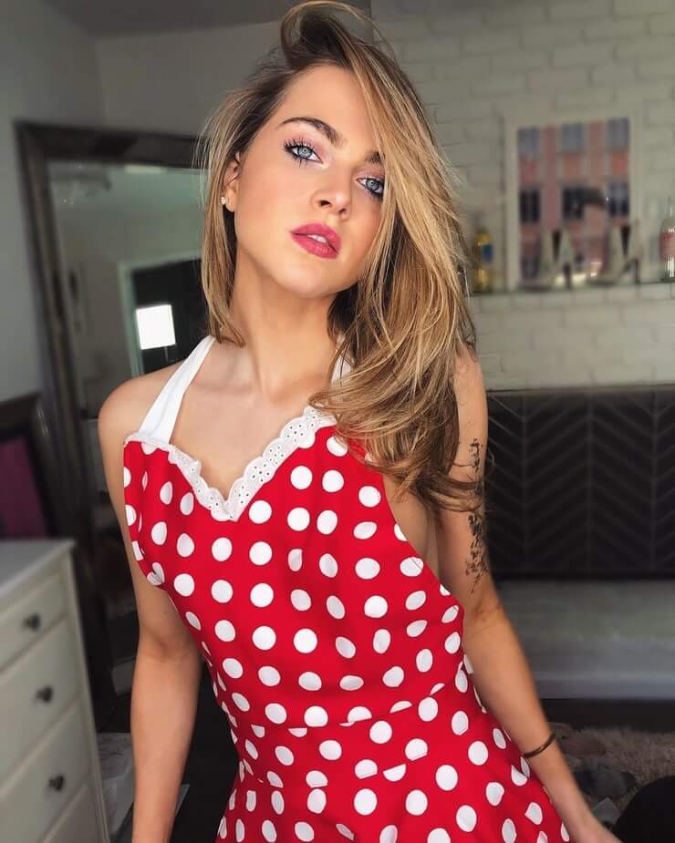 60+ Hottest Anne Winters Boobs Pictures Are Sure To Leave You Baffled 32