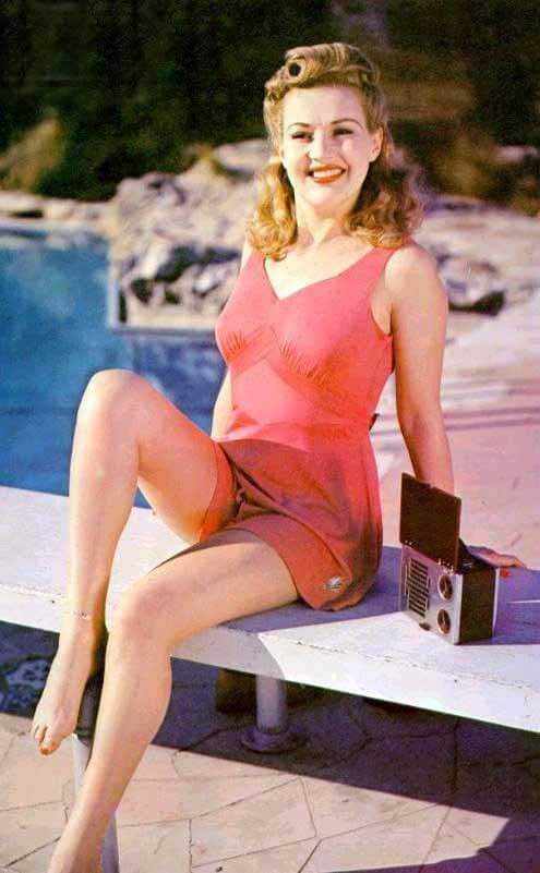 Betty Grable legs pics