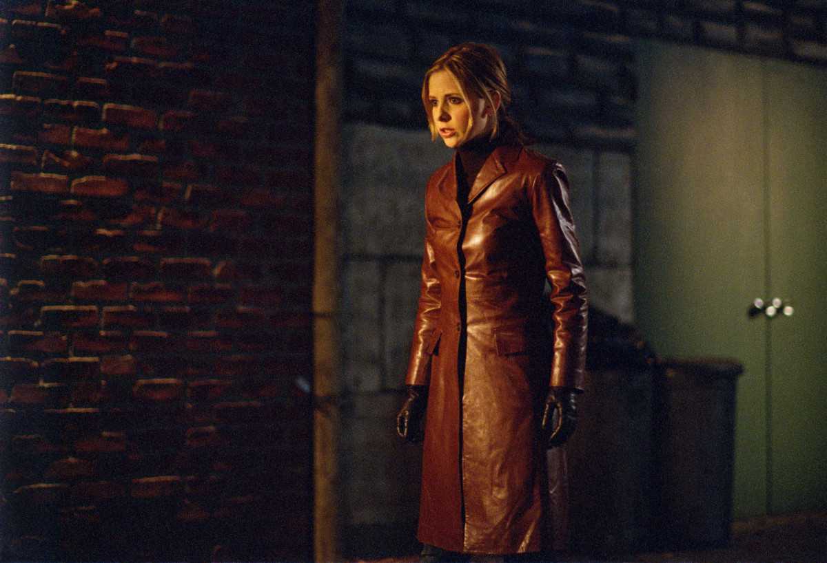 51 Hot Pictures Of Buffy Summers Showcase Her As A Capable Entertainer 29