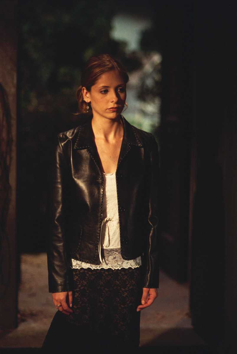 51 Hot Pictures Of Buffy Summers Showcase Her As A Capable Entertainer 15