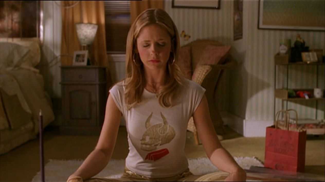 51 Hot Pictures Of Buffy Summers Showcase Her As A Capable Entertainer 86