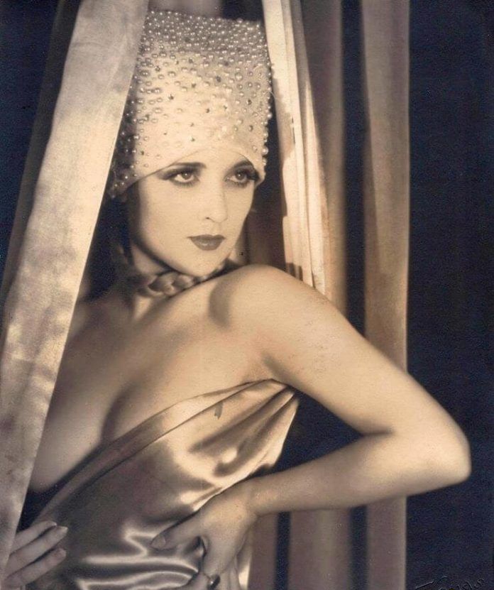 Carole Lombard near nude pics