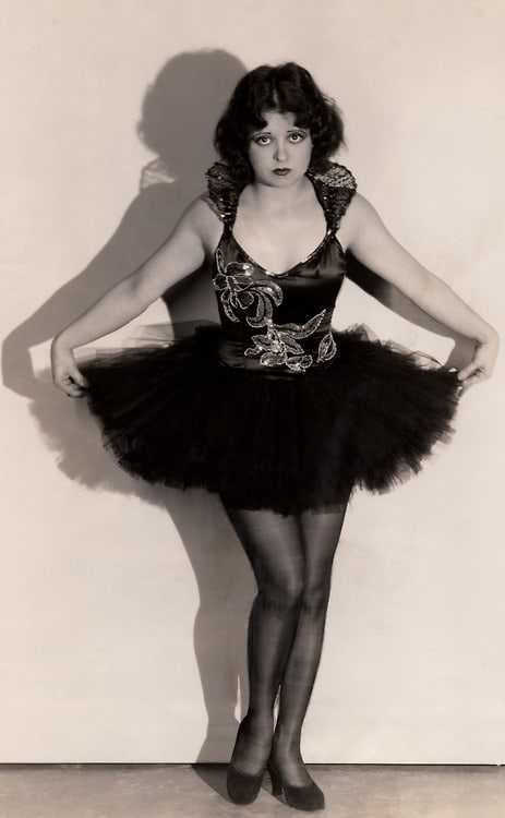 51 Sexy Clara Bow Boobs Pictures That Will Make You Begin To Look All Starry Eyed At Her 33