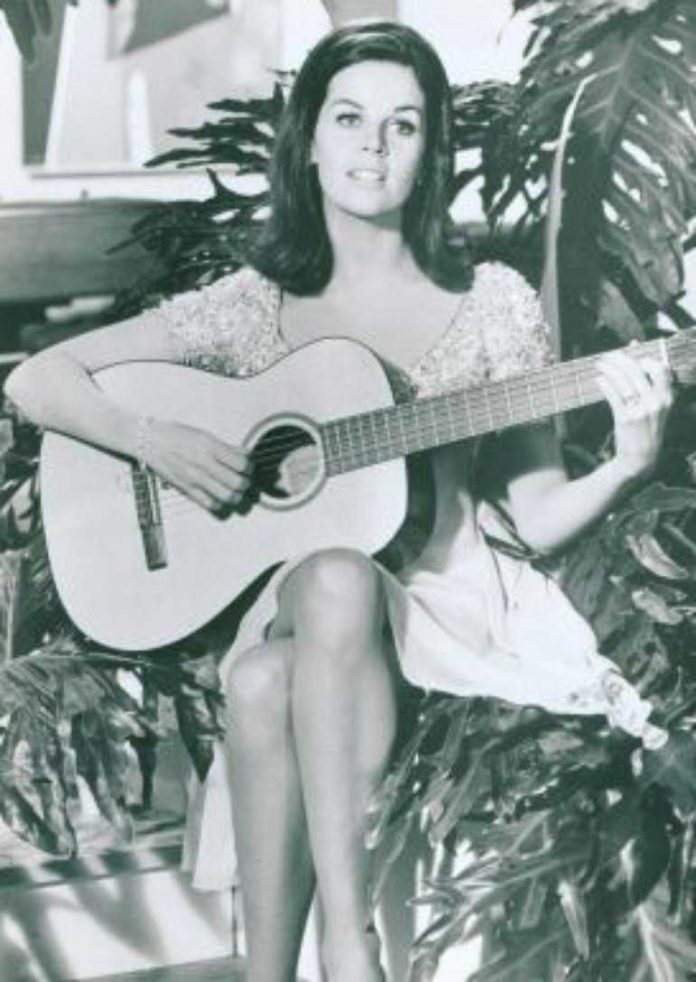 24 Claudine Longet Nude Pictures Which Demonstrate Excellence Beyond Indistinguishable 7
