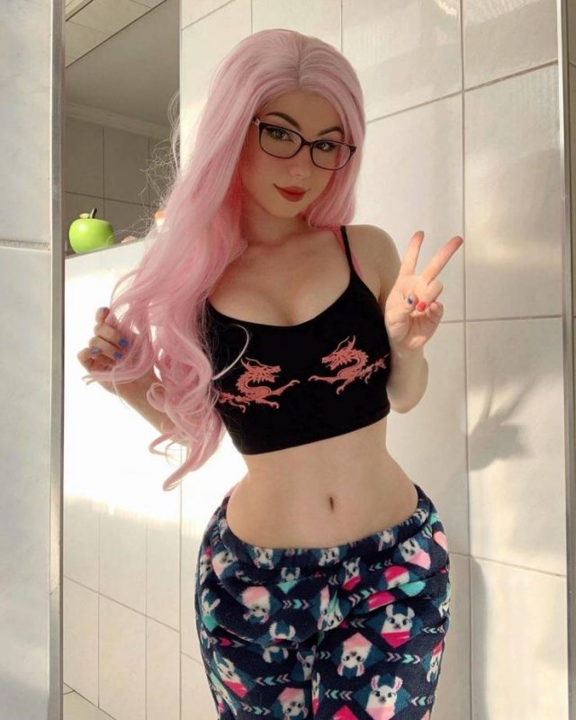 The Hottest Cosplayer Maria 5