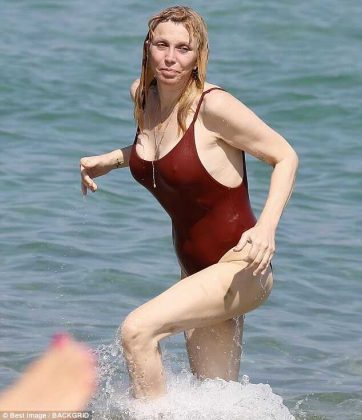 43 Sexy and Hot Courtney Love Pictures – Bikini, Ass, Boobs 163