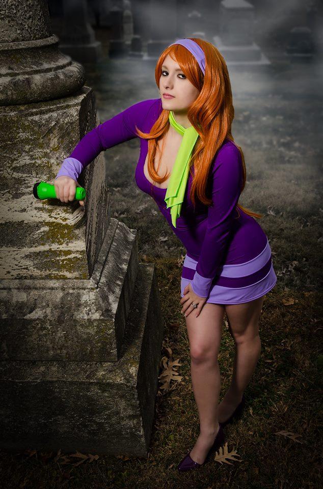 70+ Hot Pictures Of Daphne Blake From Scooby Doo Which Are Sure to Catch Your Attention 14