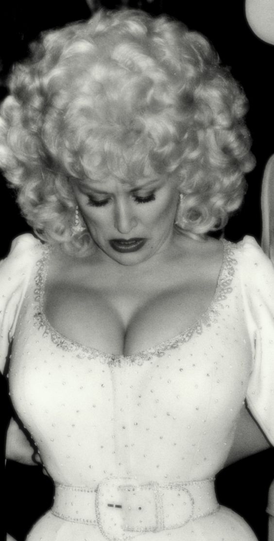 51 Hottest Dolly Parton Big Butt Pictures That Are Sure To Make You Her Most Prominent Admirer 197